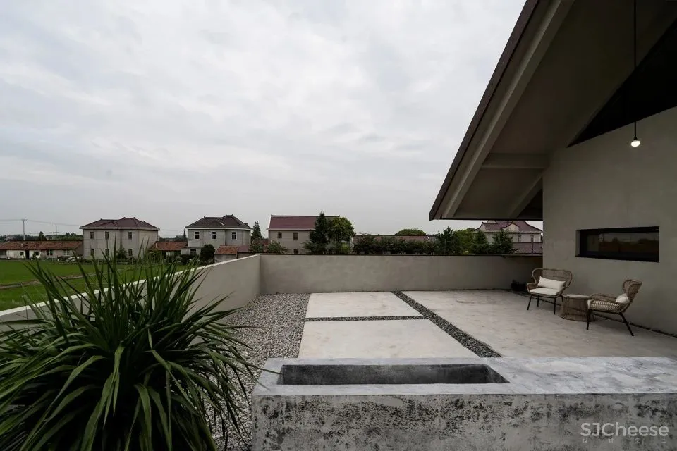 非典型性反乌托邦乡建 面向田野的住宅 空格建筑