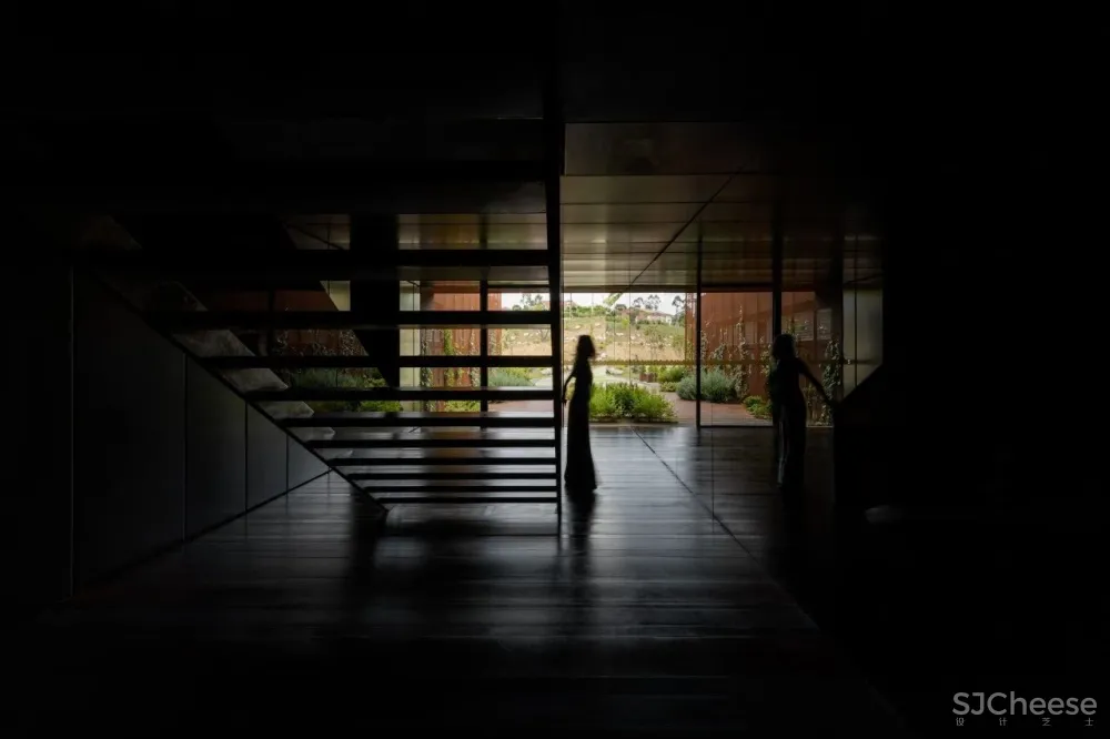 MMV arquitectos丨悬浮的盒子，葡萄牙