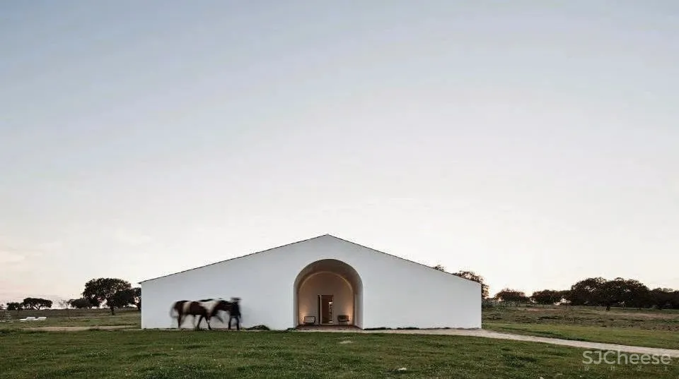 一座孤独的乡村民宿，400公顷田园丛林，这里的心灵治愈很高级！