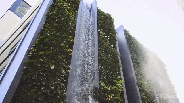 大尺度22米高人工瀑布 顶层无边泳池 生态豪宅新玩法