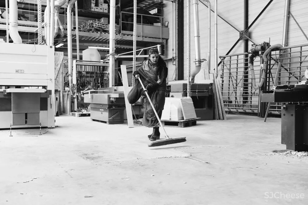 窥探一下时尚界的暗黑之王Rick Owens,他的家和他的生活都充满着怪异气息