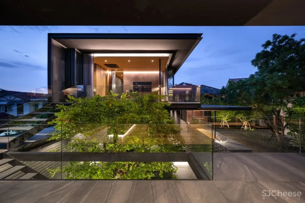 泰国机师450㎡的家,与阳光绿意一起呼吸!