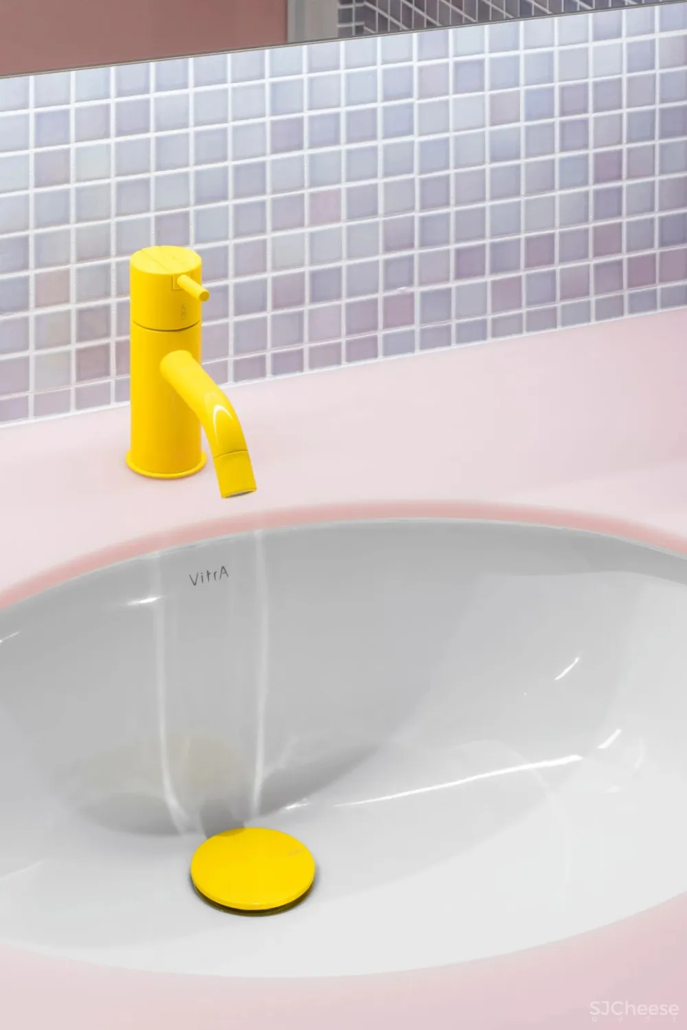 霓虹国的霓虹屋,怪异美学设计让我的眼睛直想哭!