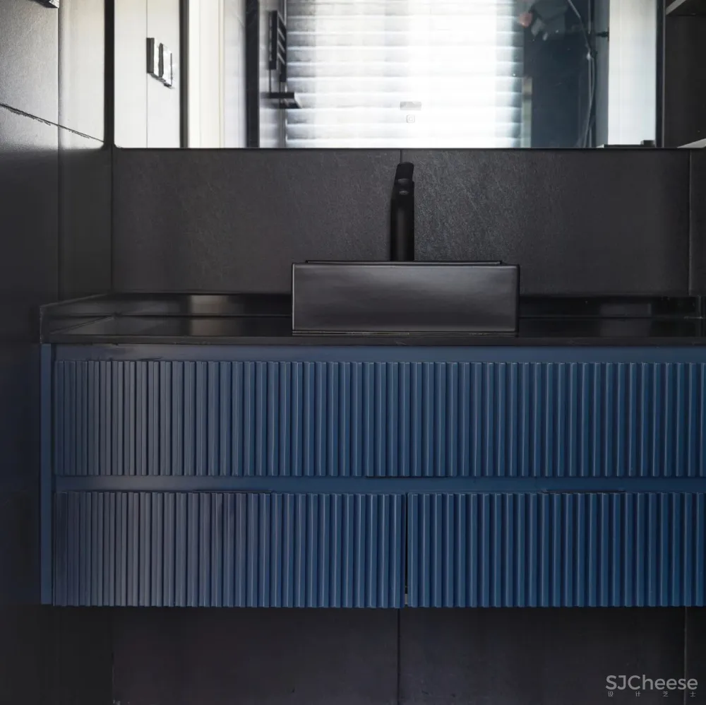 150㎡黑白现代风,将色彩运用到极致,时髦灵动