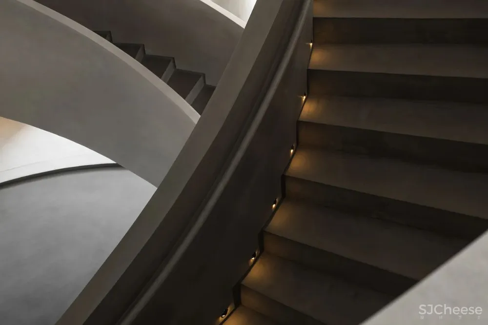 时尚前卫设计,缔造无限可能的灰度空间!