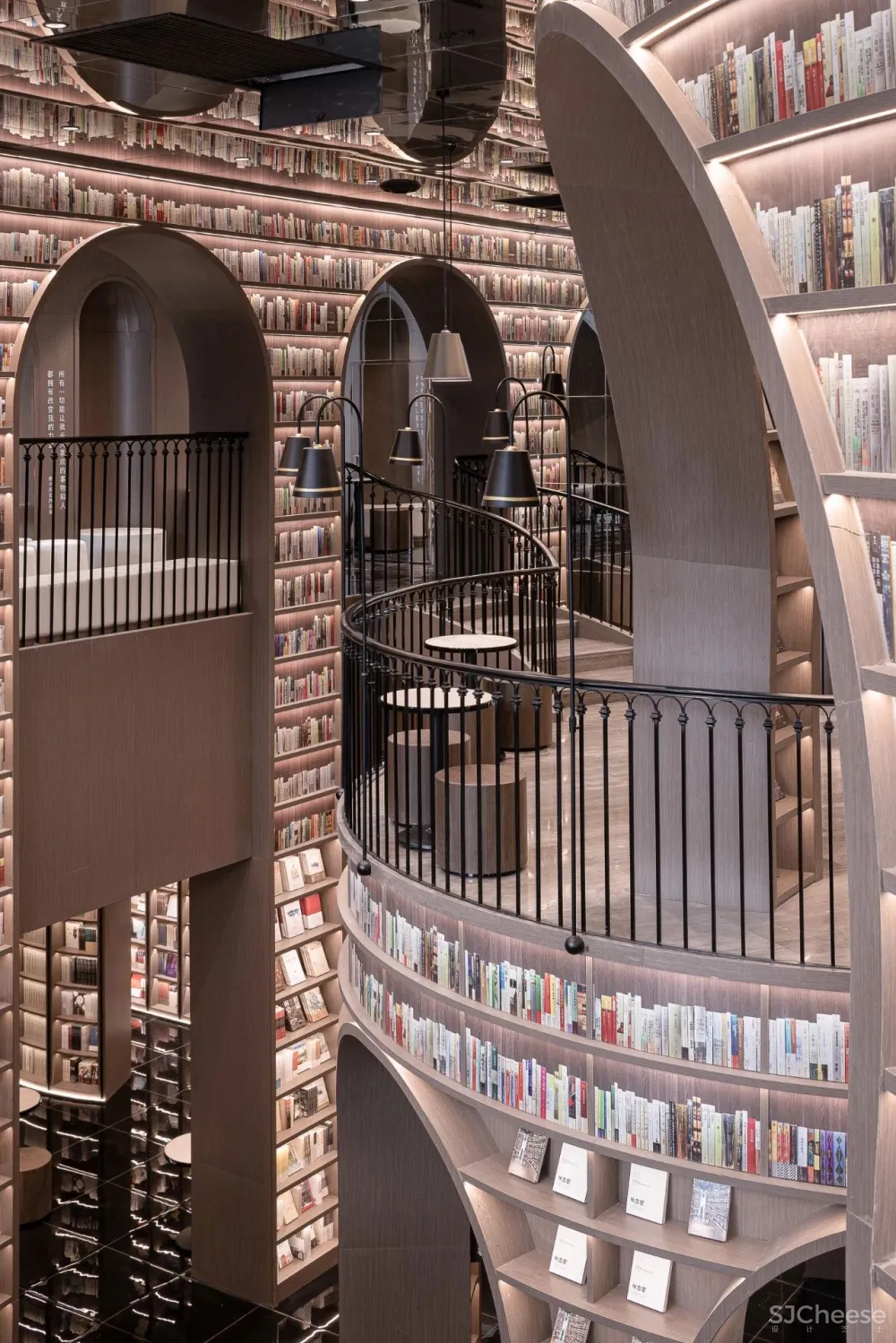 【设计女神新作】最美网红书店入驻成都,超高颜值魔幻4D实力上演“盗梦空间”!