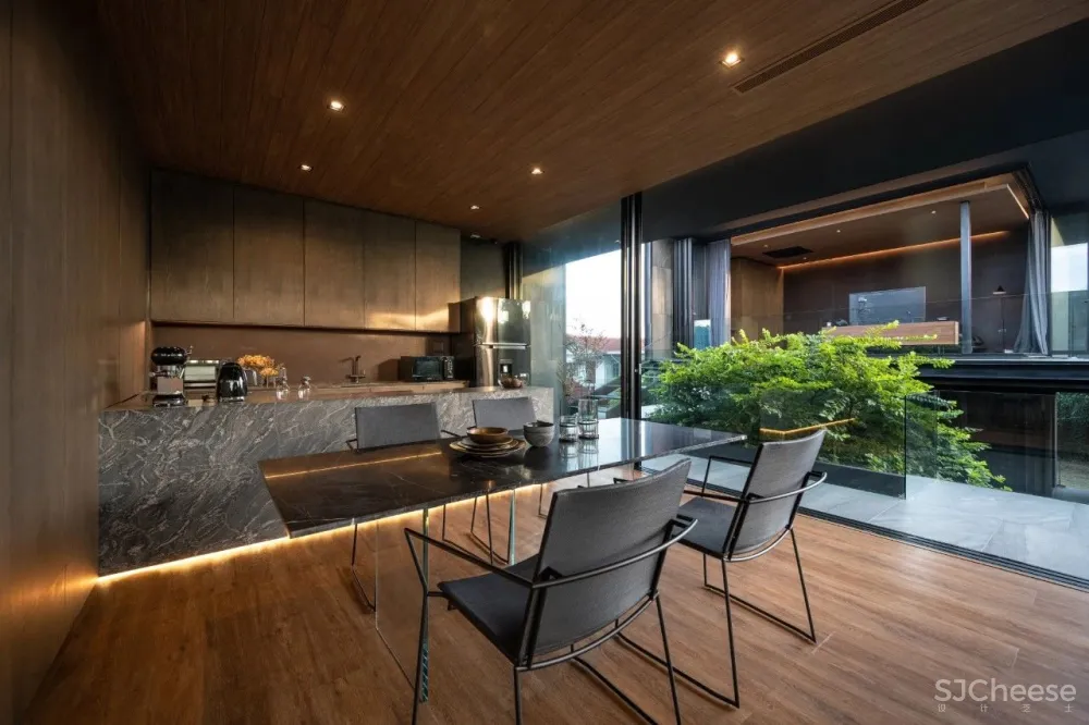 泰国机师450㎡的家,与阳光绿意一起呼吸!