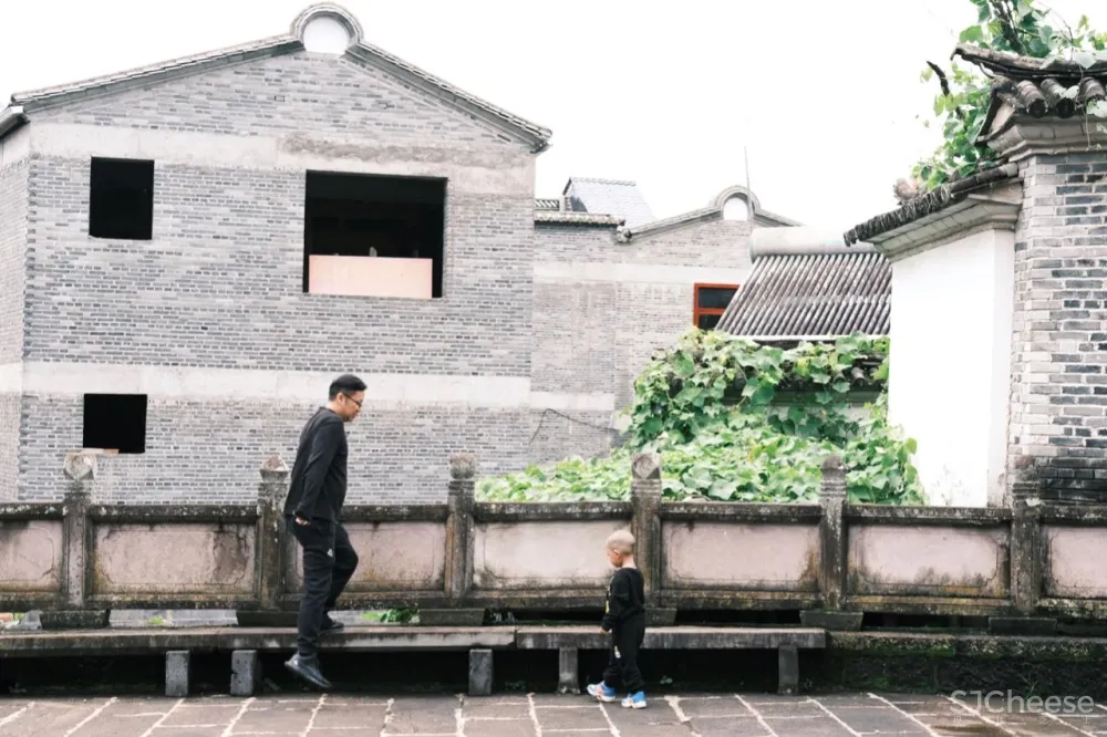 告别人从众！这个被低估的“西南小瑞士”，被稻田火山与古老温泉所拥抱，600年边陲小城的魅力，人见人爱！