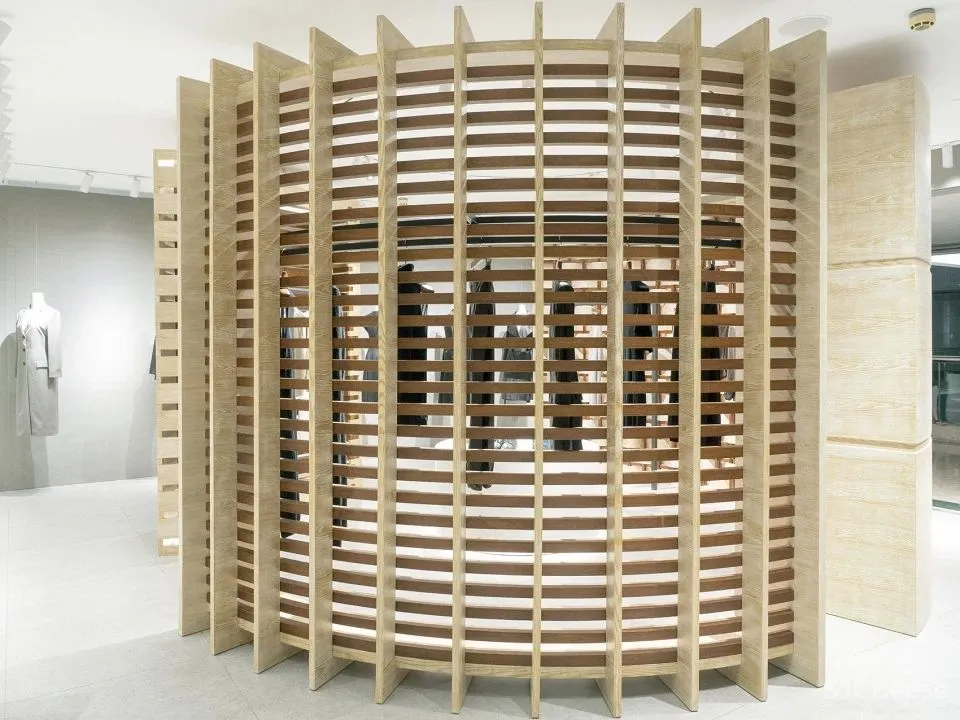标志性的木材织物墙 HAN精品店设计 ARCHIEE