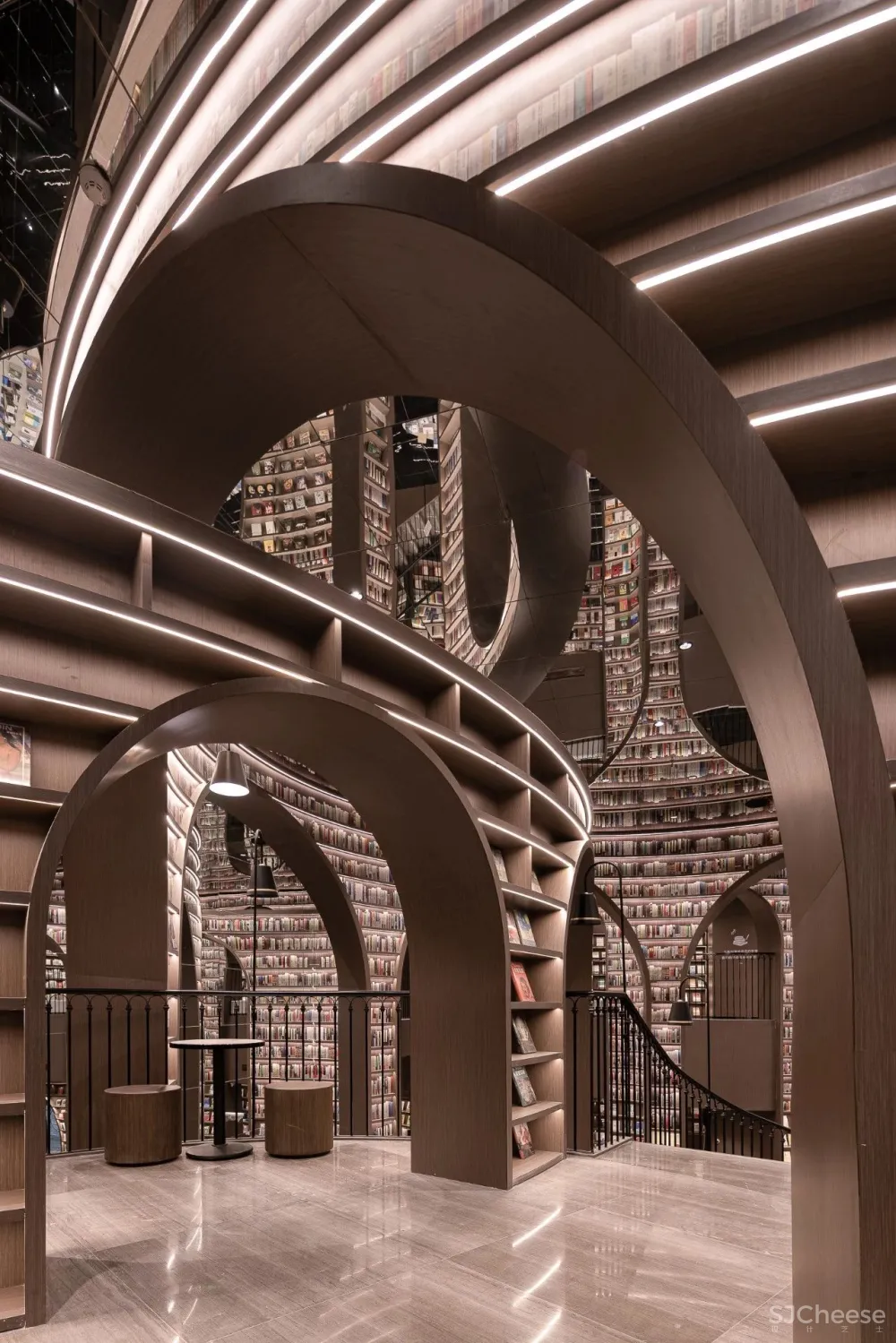 【设计女神新作】最美网红书店入驻成都,超高颜值魔幻4D实力上演“盗梦空间”!