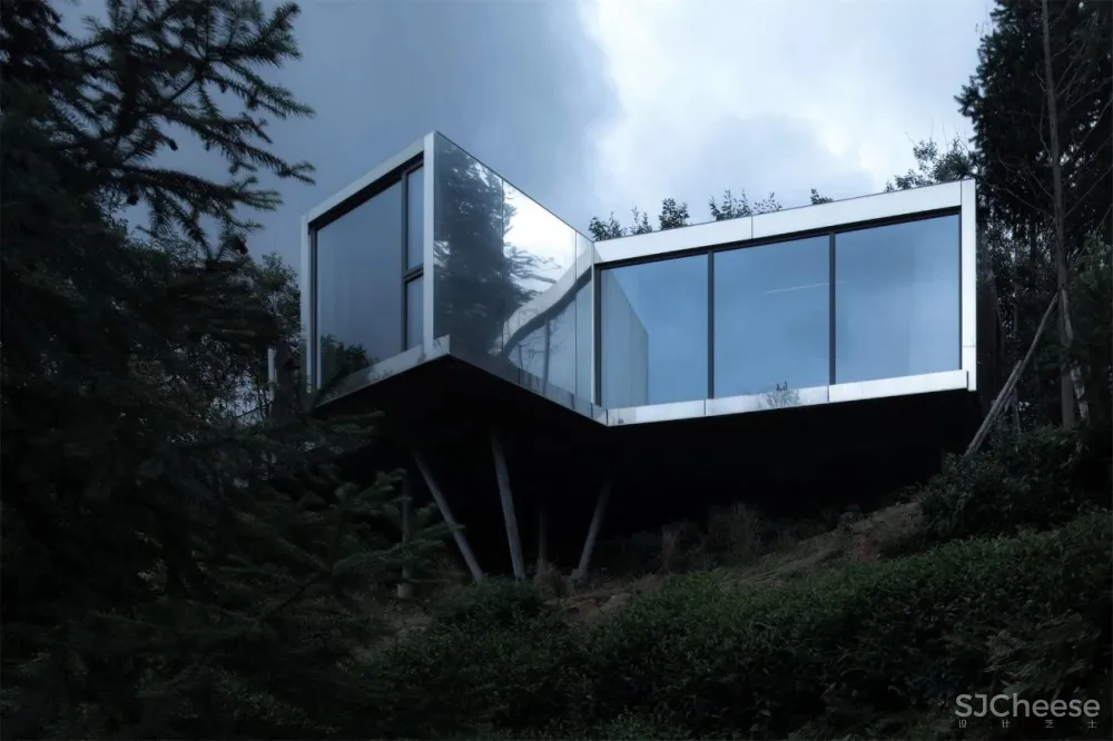 茶田里的悬浮木屋 千山云舍三峡木屋酒店