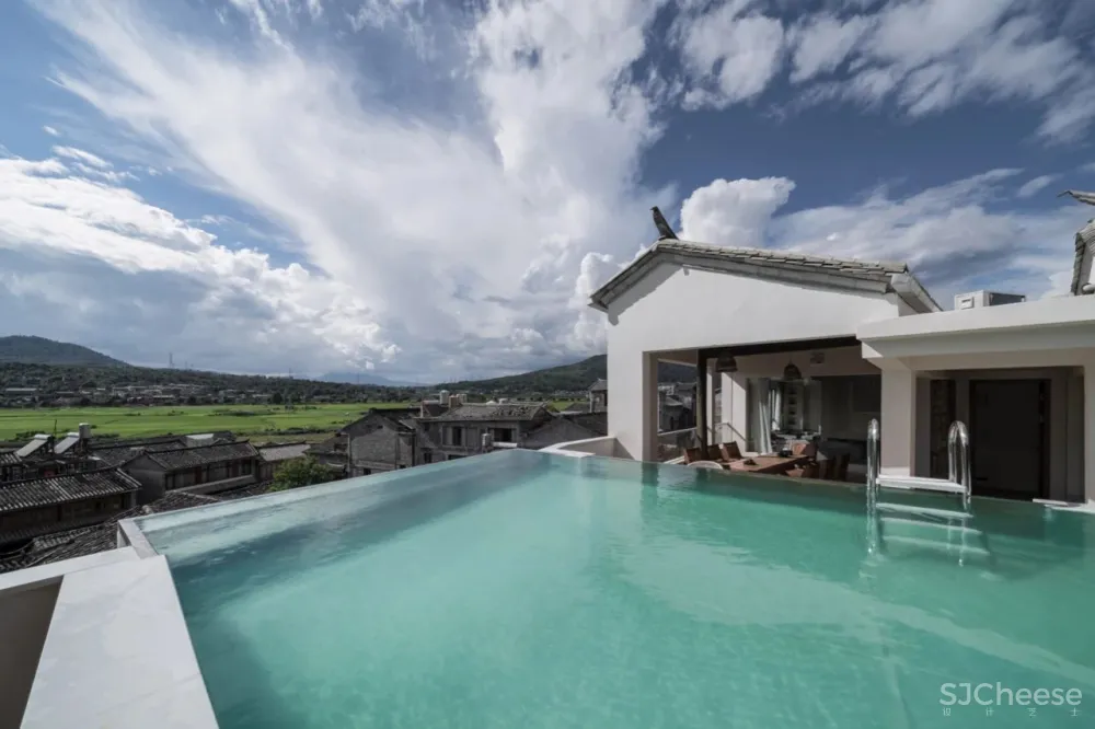 告别人从众！这个被低估的“西南小瑞士”，被稻田火山与古老温泉所拥抱，600年边陲小城的魅力，人见人爱！