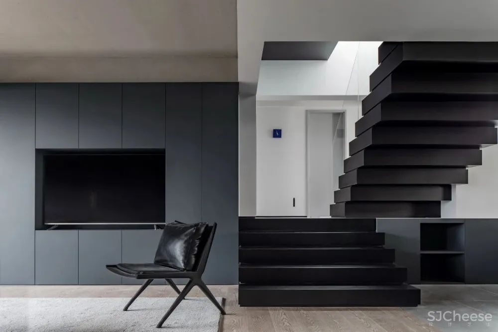 裸墙搭配天然石皮,打造绝美复式空间 云行设计