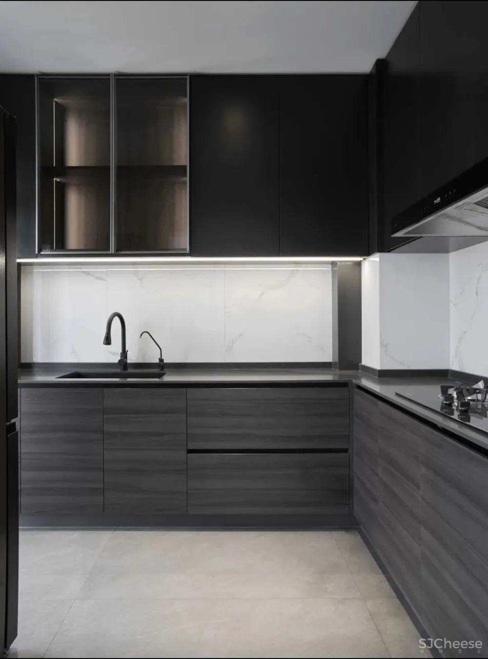 150㎡黑白现代风,将色彩运用到极致,时髦灵动