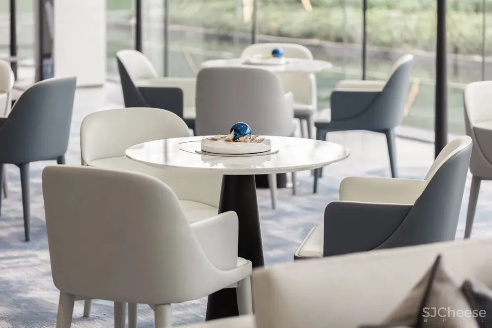 JLa设计 × 保利云上销售中心:倒转一座城,悬挂云端