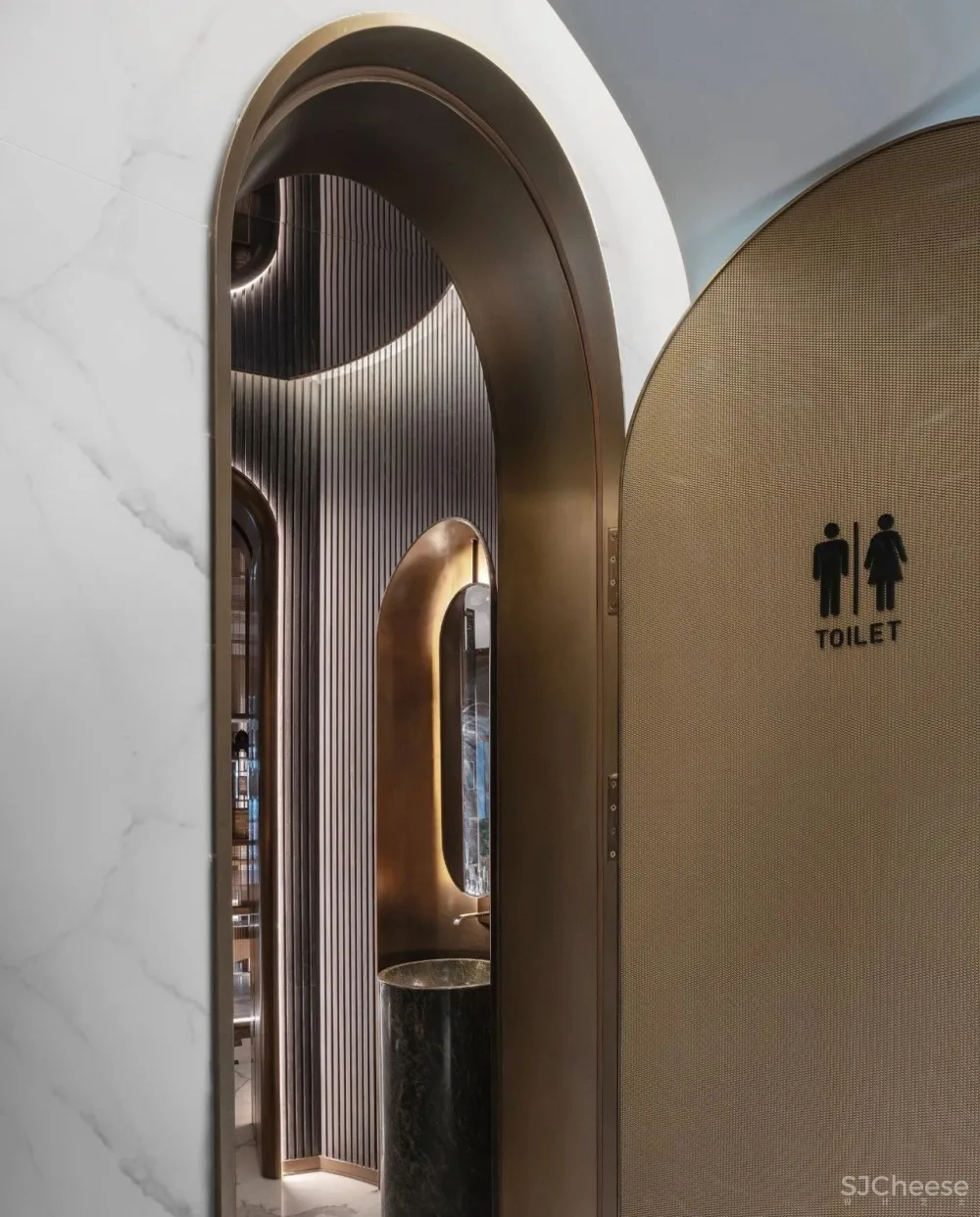 移步梦蓝美景,探寻安然意境 刘姮