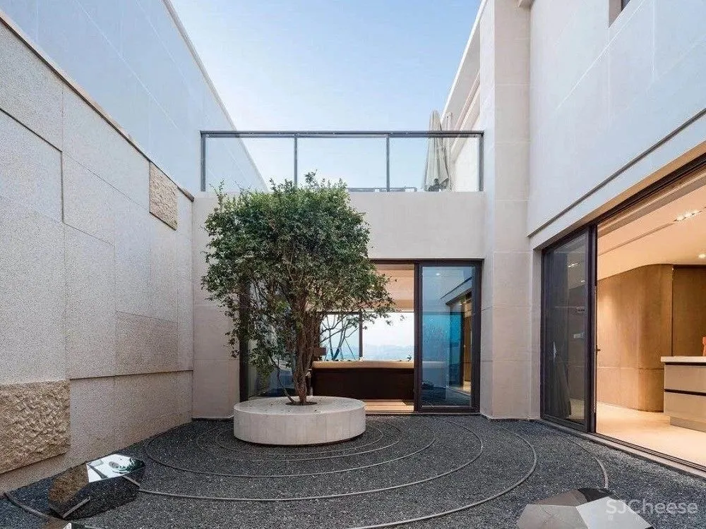 买不起别墅,就买一楼带下沉式庭院的户型!