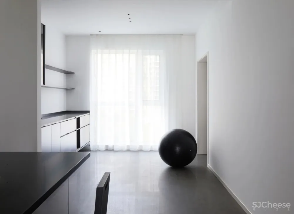 150㎡黑白现代风,将色彩运用到极致,时髦灵动