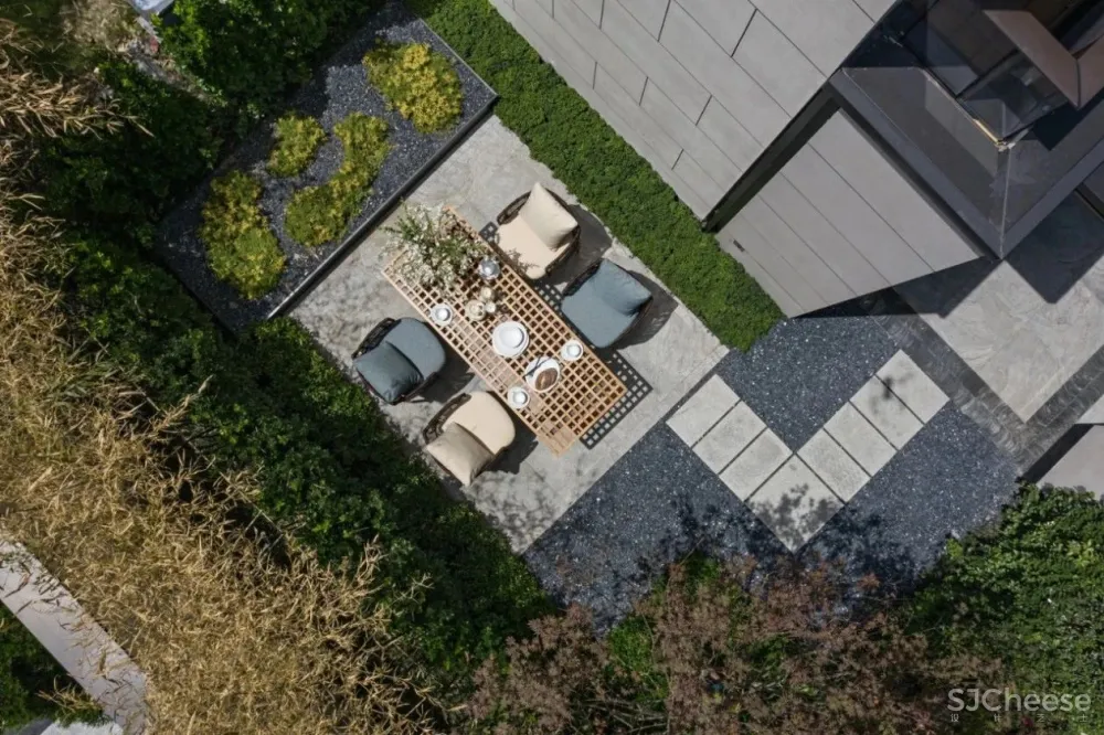 买不起别墅,就买一楼带下沉式庭院的户型!