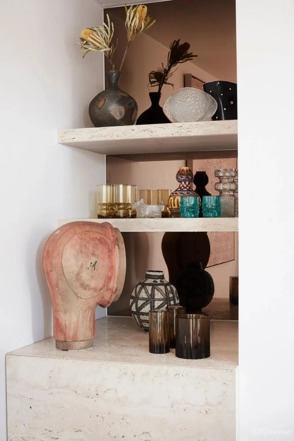 港湾边住宅,每天醒来都是惊喜;色彩与艺术品,也让人百看不厌