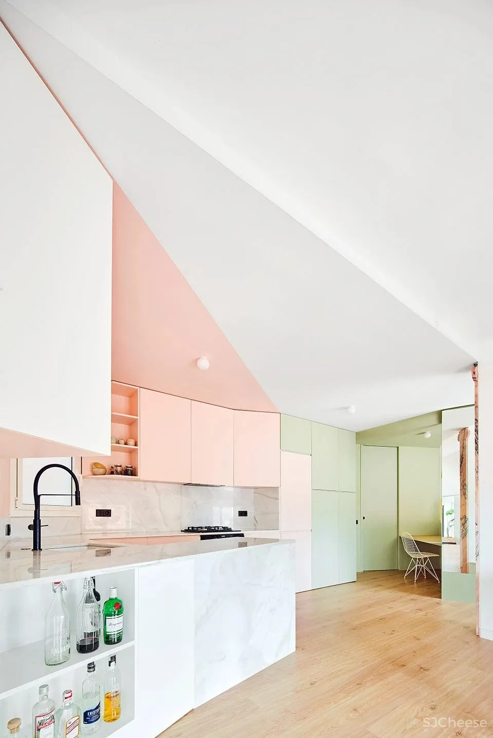 定制家具打造独特生活体验 PROVIDÈNCIA顶层公寓改造 AMOO