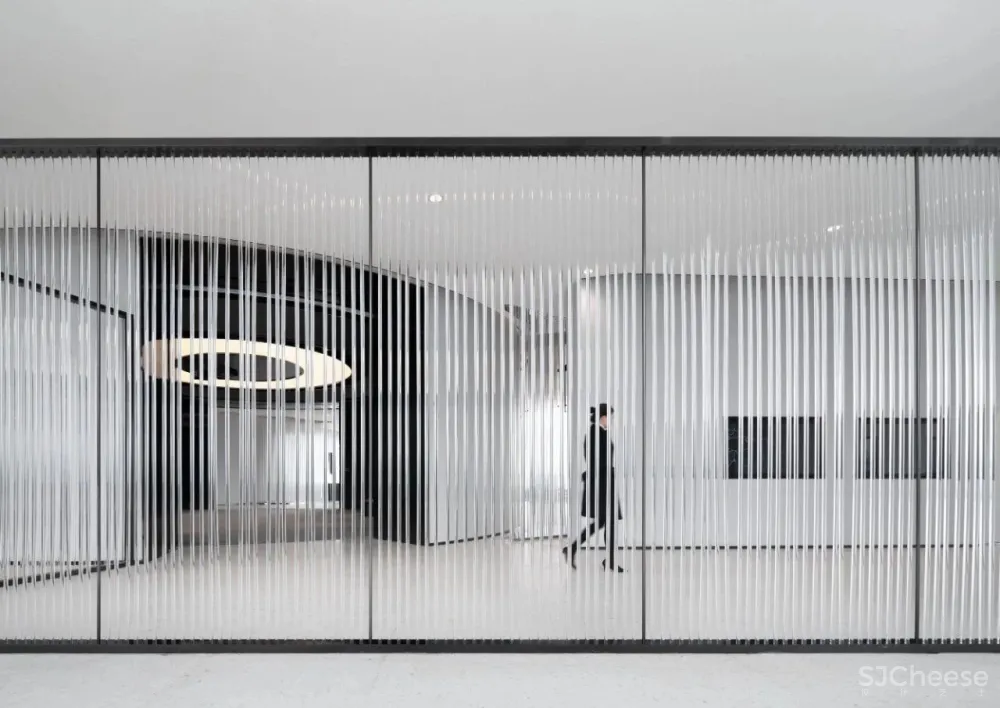 LWK PARTNERS丨2500㎡重庆江山雲出 • Legend未来人居艺术馆