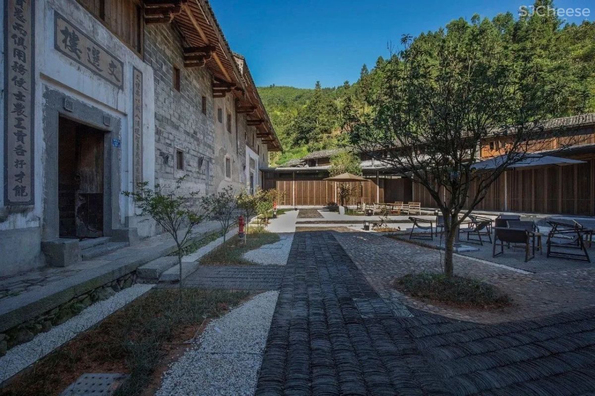 《花木兰》中国取景地藏着一间文艺酒店，改造百年土楼，仅26间房