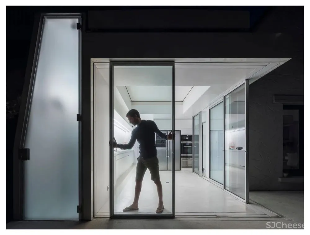 Avignon Clouet Architectes丨邂逅极简美学,回归纯粹生活