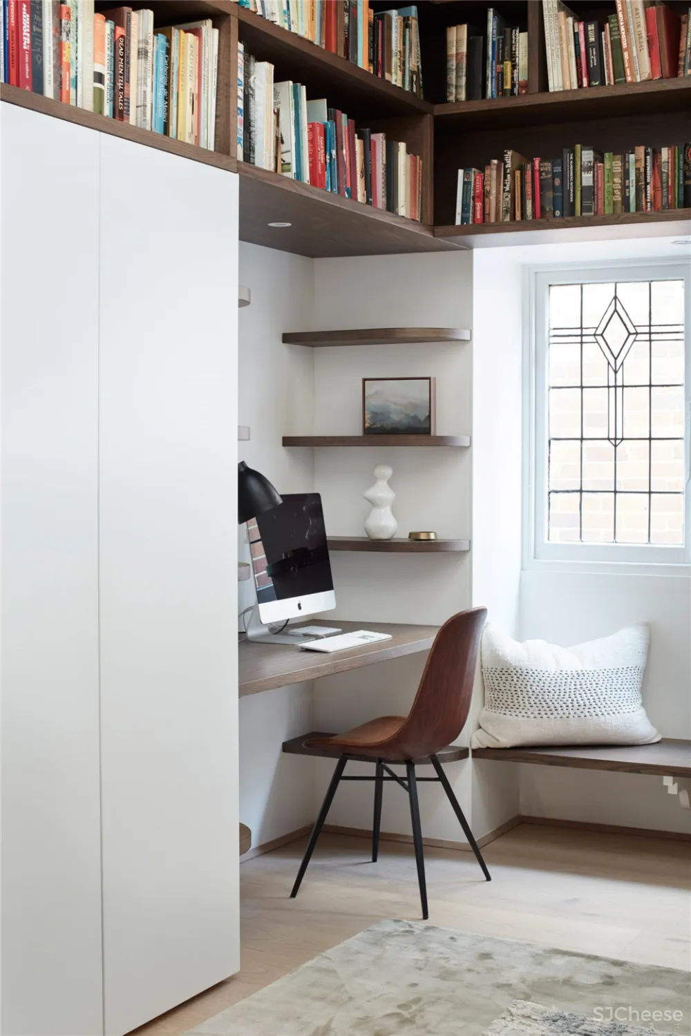 都是转角窗户,「曲面」和「直角」哪个更高级?