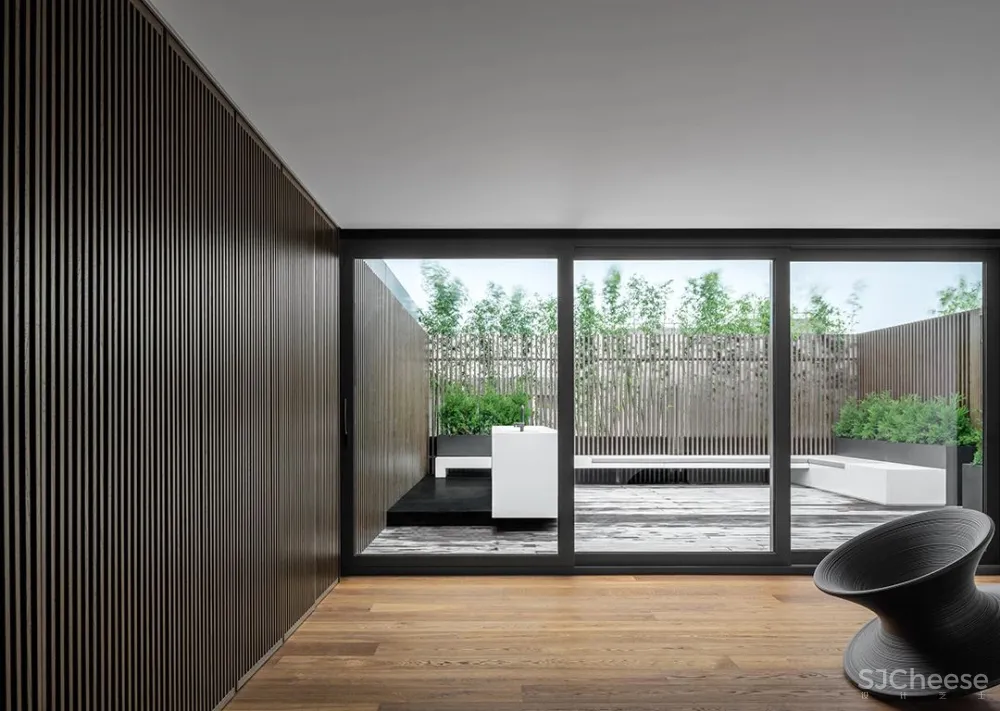 方磊 上海 555 m² 黄浦江畔顶层复式,大道至简,安静优雅!