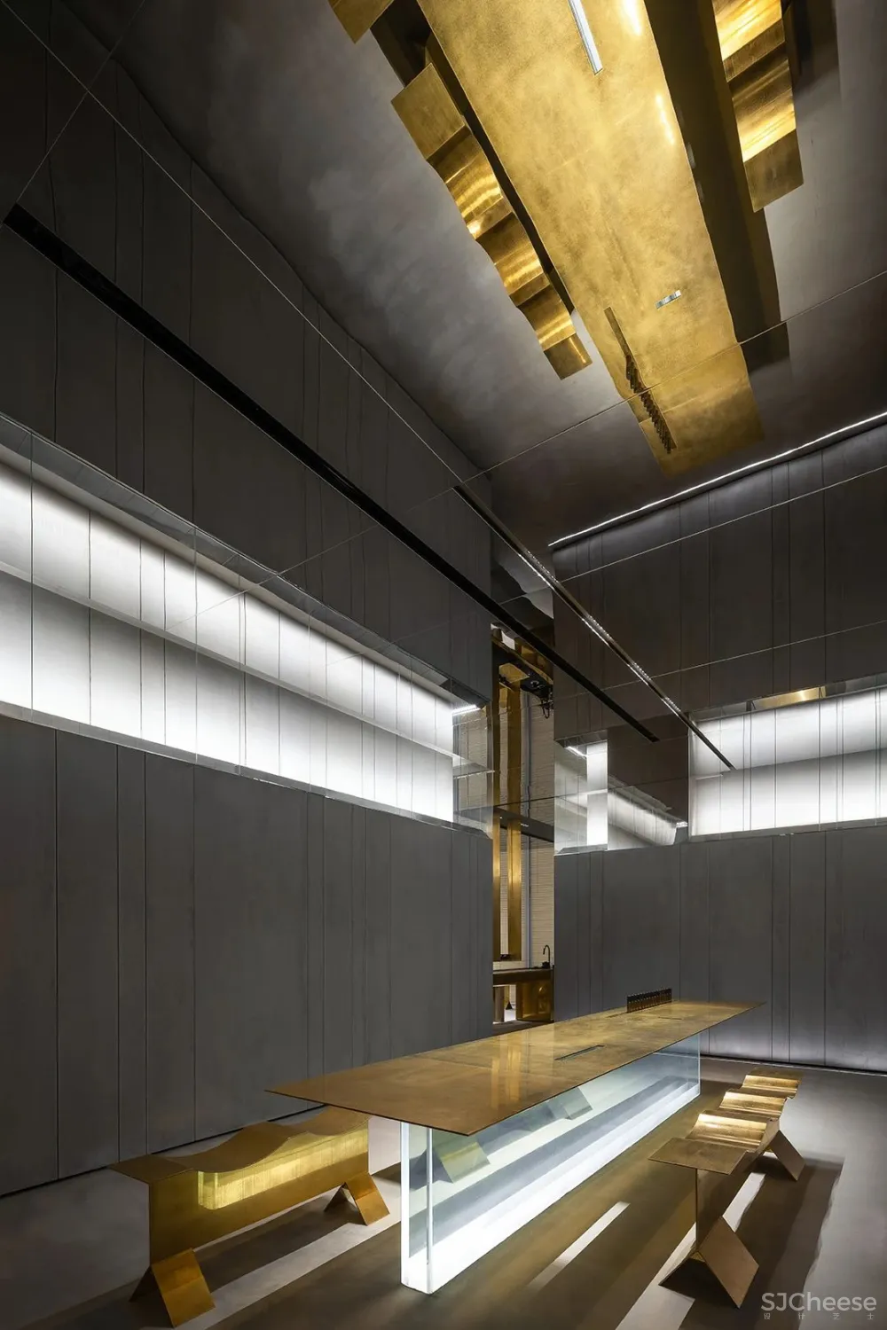 DOMANI 东仓 亮如白昼的夜及温和的肢解