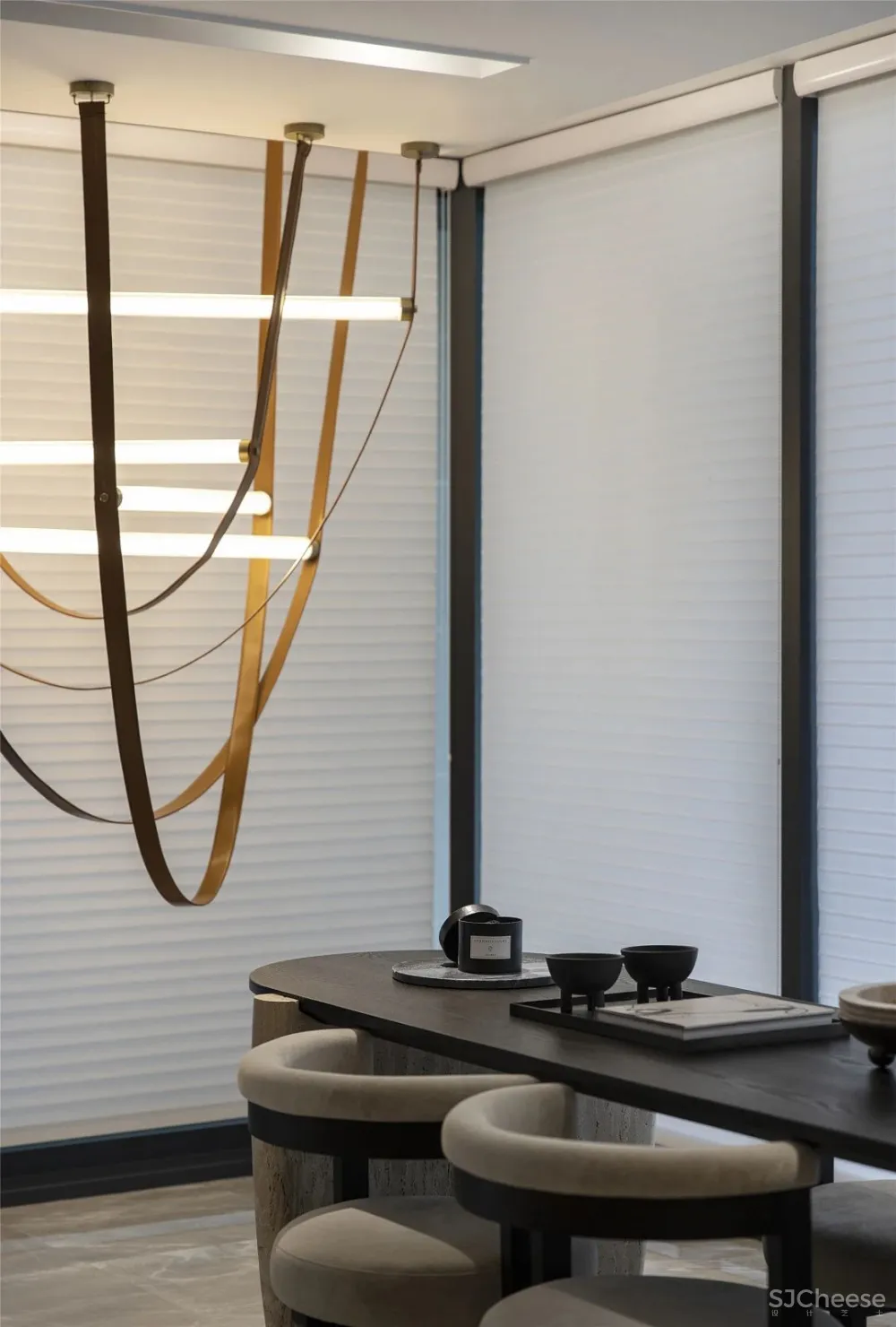 光影的几何丨唐忠汉新作