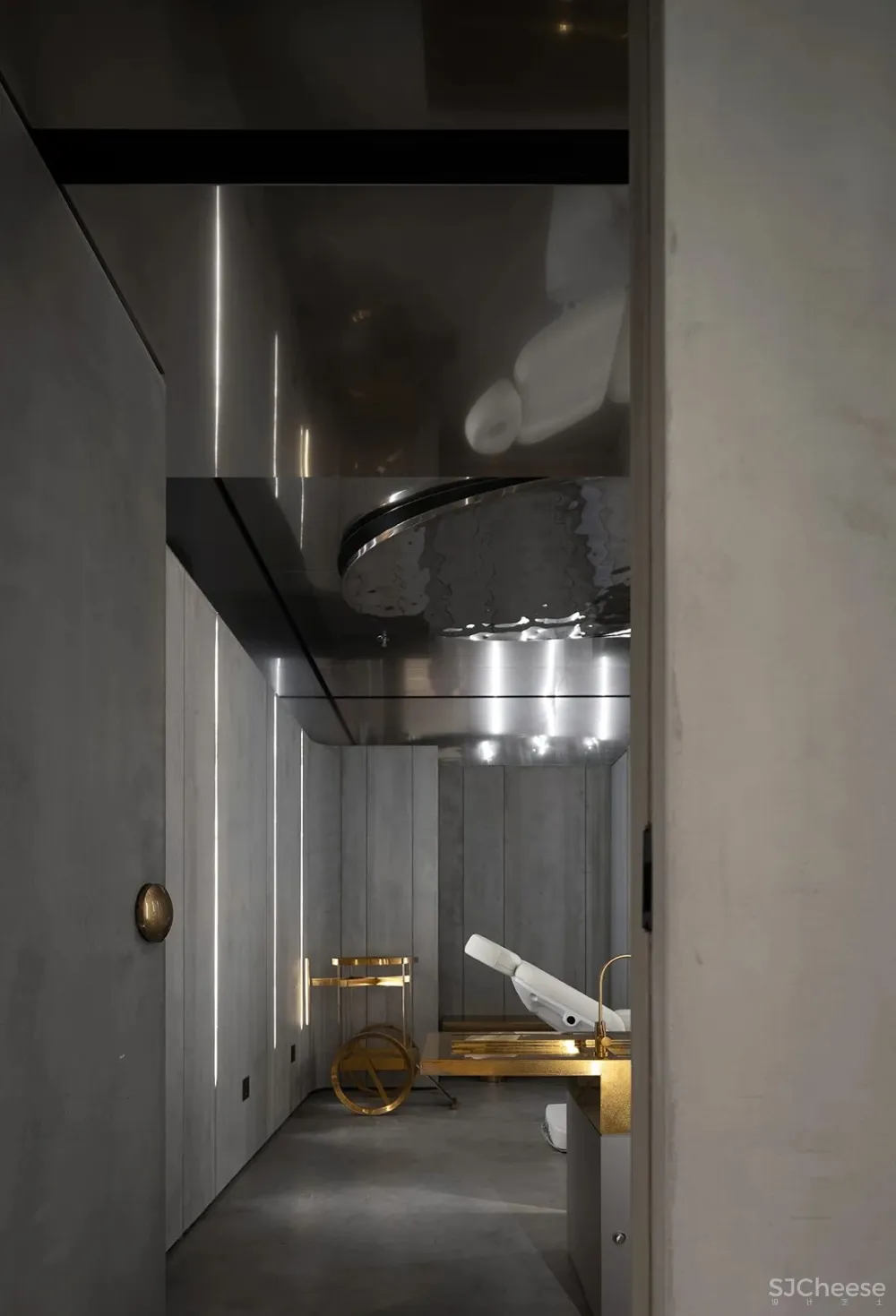 DOMANI 东仓 亮如白昼的夜及温和的肢解