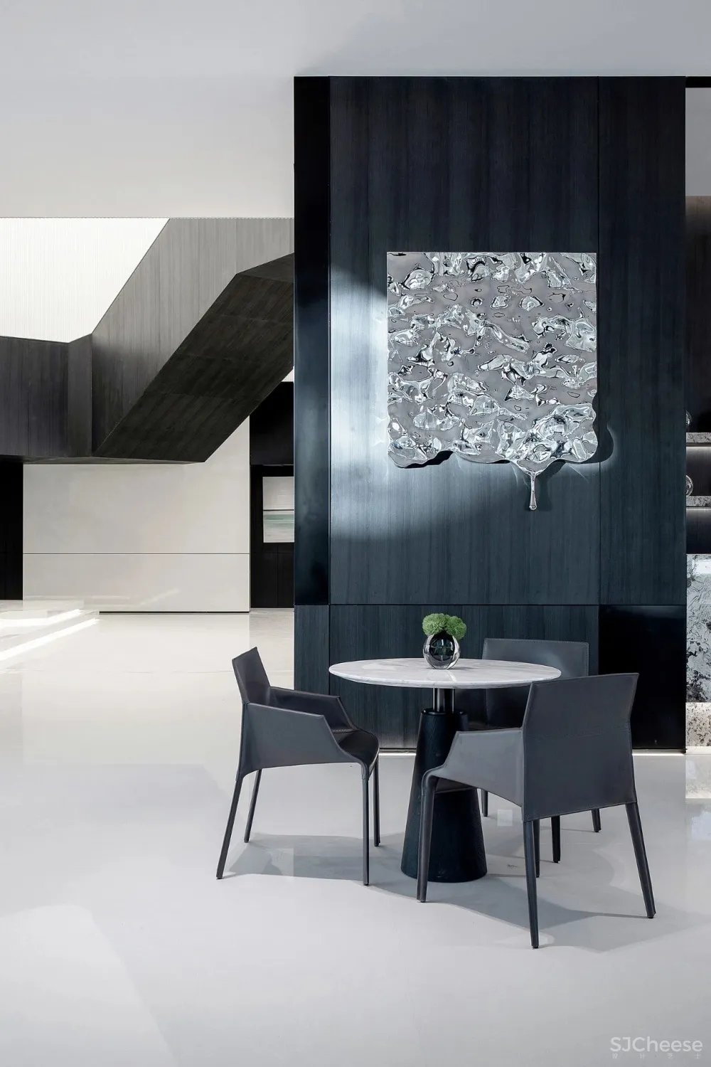 干净利落的现代设计,成就一脉相承的恢弘气韵!