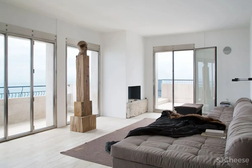 窥探一下时尚界的暗黑之王Rick Owens,他的家和他的生活都充满着怪异气息