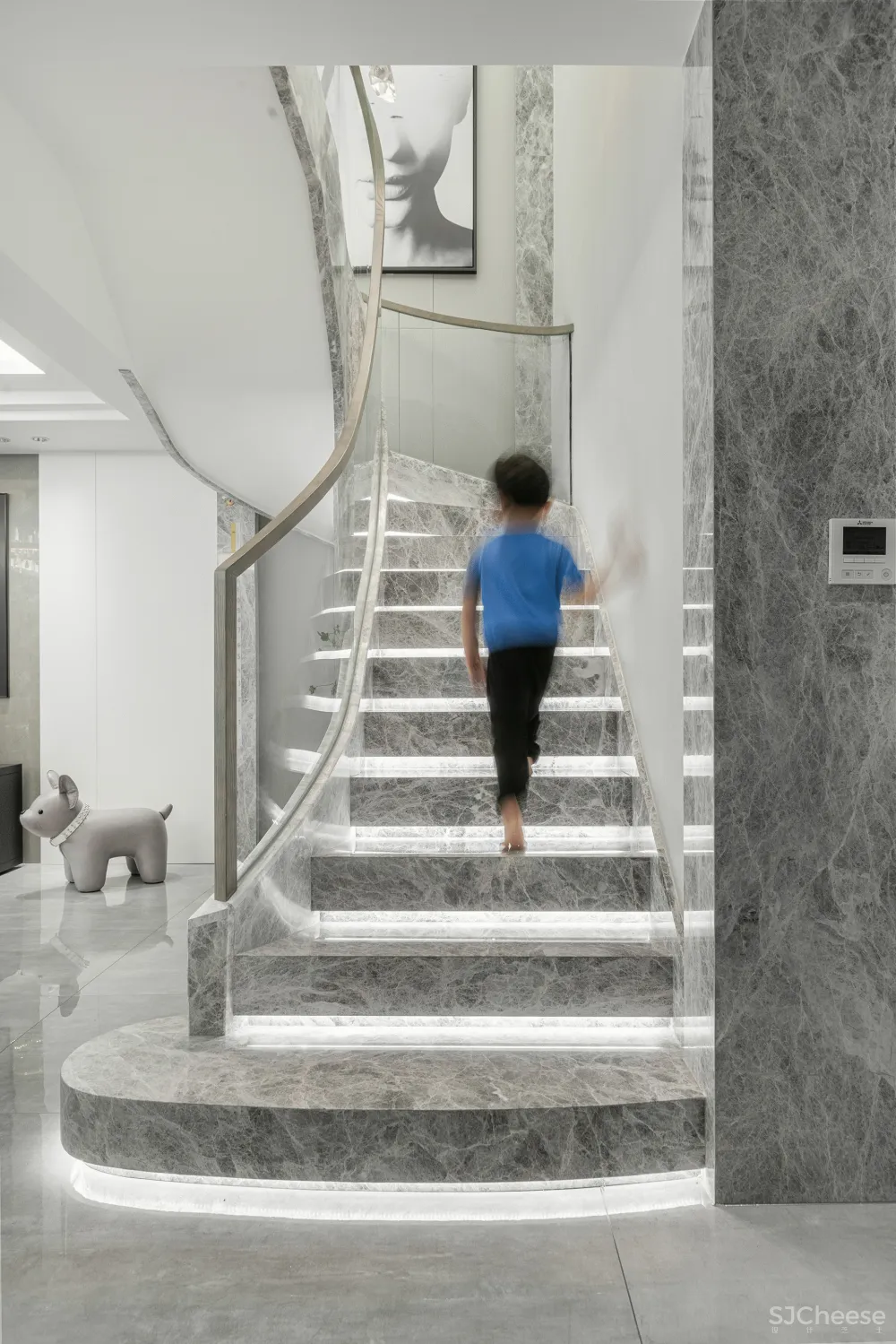 张津玮:木与石、黑与白,回归家的烟火气