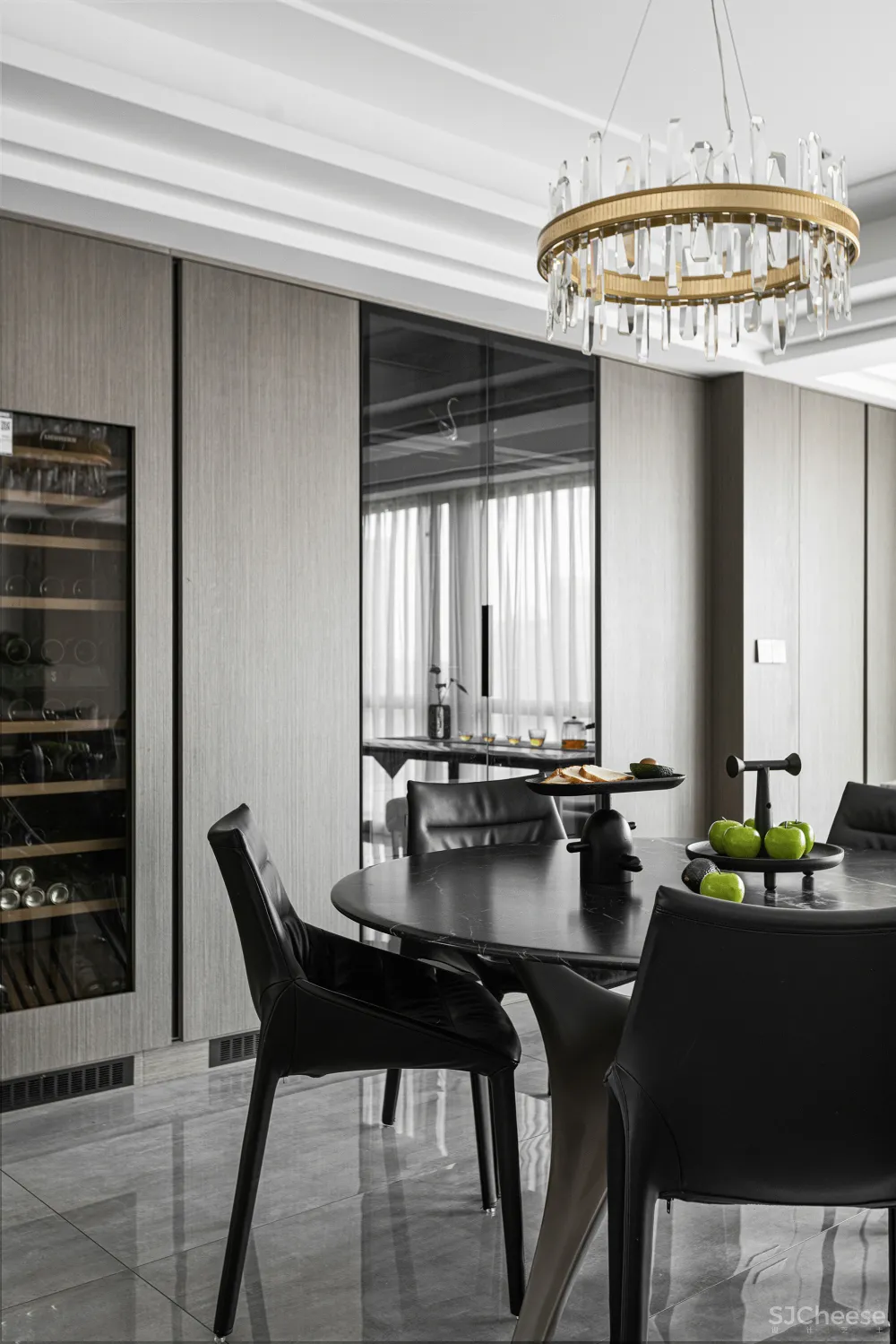 张津玮:木与石、黑与白,回归家的烟火气