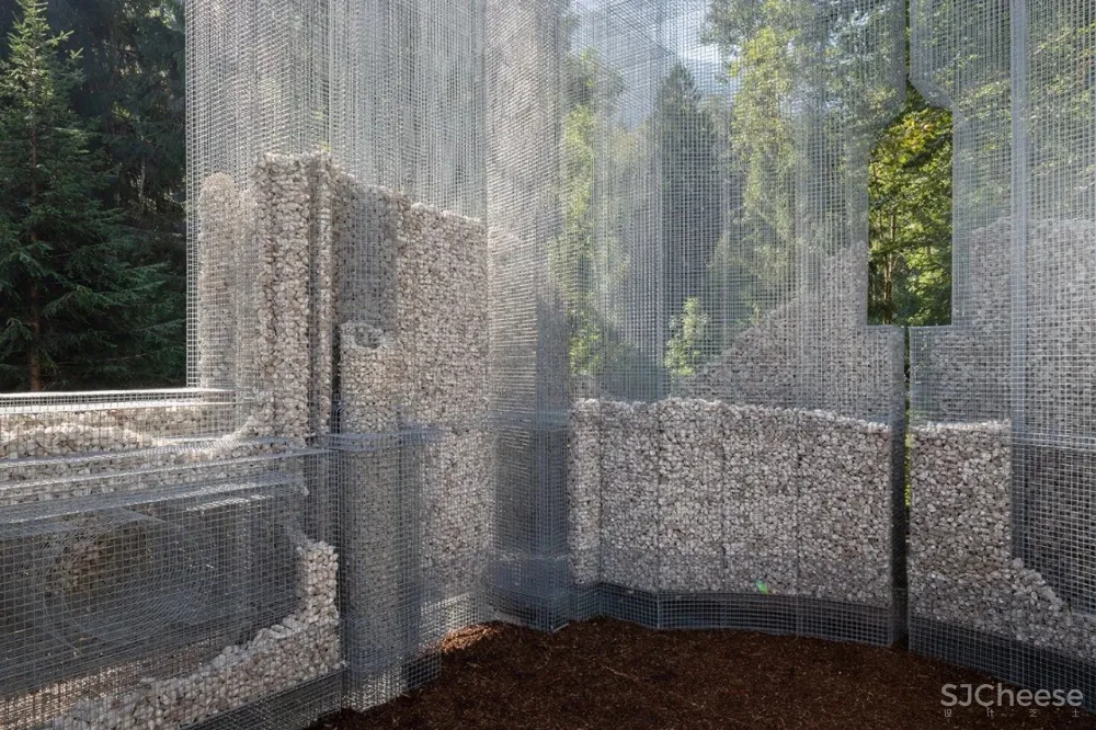 Edoardo Tresoldi丨 打造令人屏息的铁丝建筑艺术