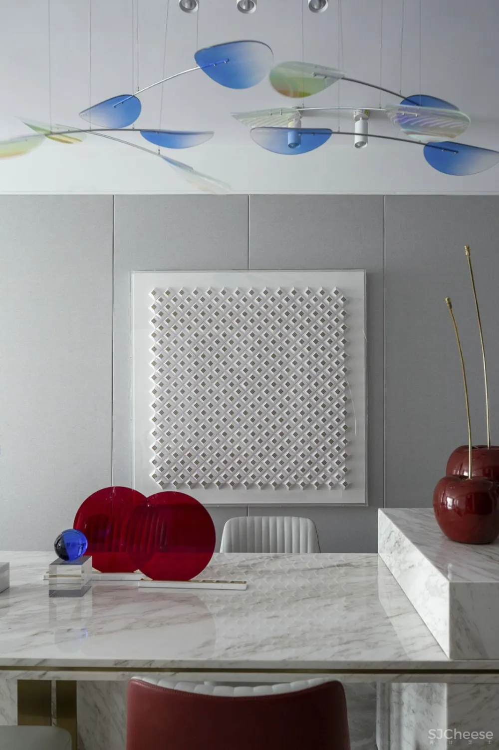 收集着夏季的色彩，刻画空间的美，时尚而又高级的生活美学气息。