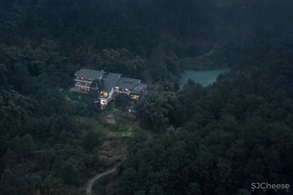 旧房糅合新貌,诠释民宿生活的意境