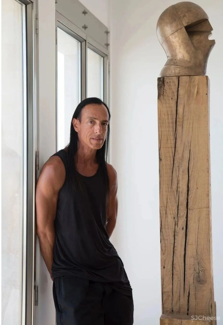 窥探一下时尚界的暗黑之王Rick Owens,他的家和他的生活都充满着怪异气息