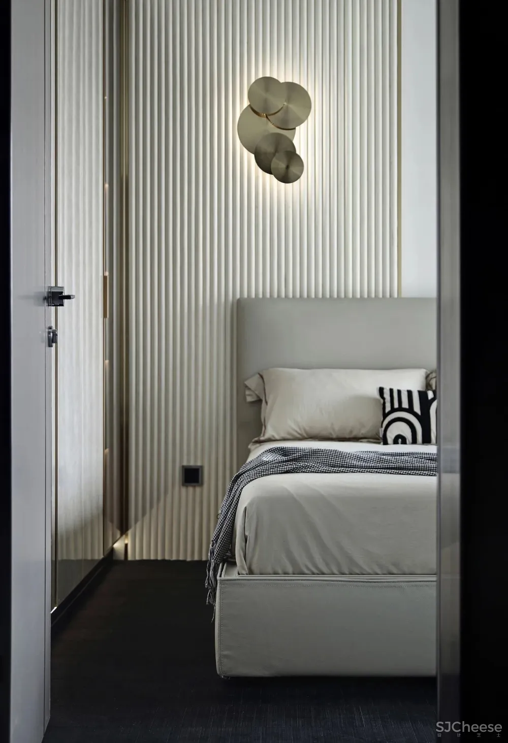 轻奢雅灰美宅:转了半个地球的沪上业主直言,好的地方还是家