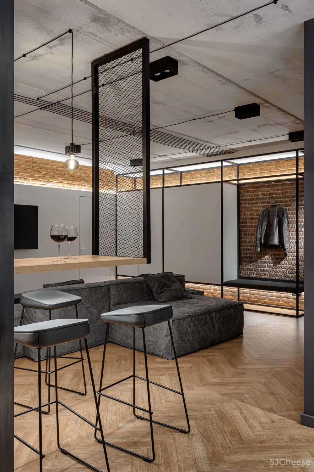 工业风两居室,层高不够,天花就这样装