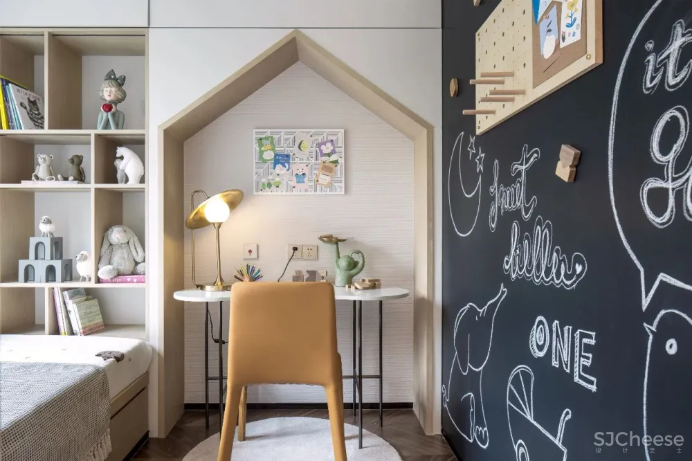 77㎡的小房子，也能住出豪宅体验？打通客餐厨书空间，真实现！