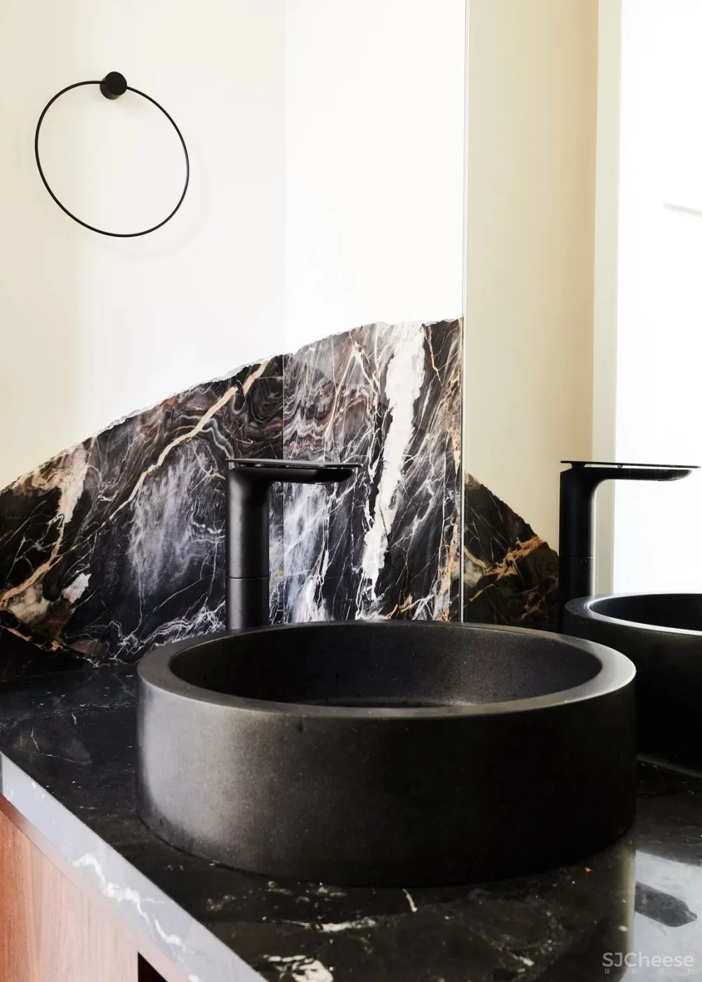 颠覆审美为空间注入质朴情感