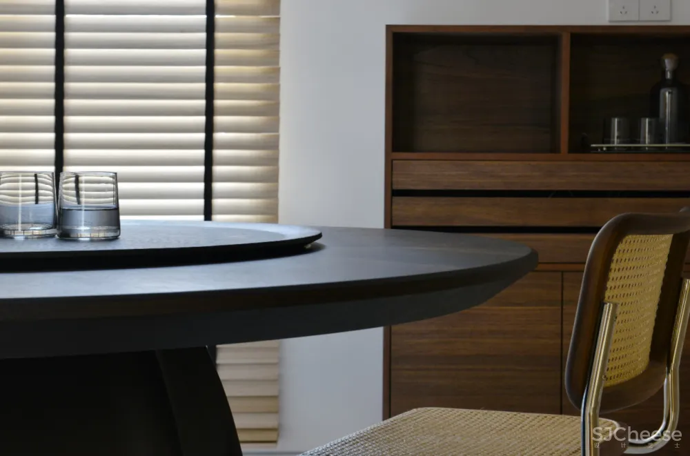 168㎡黑白木质空间,纯净与心安才是家的模样!