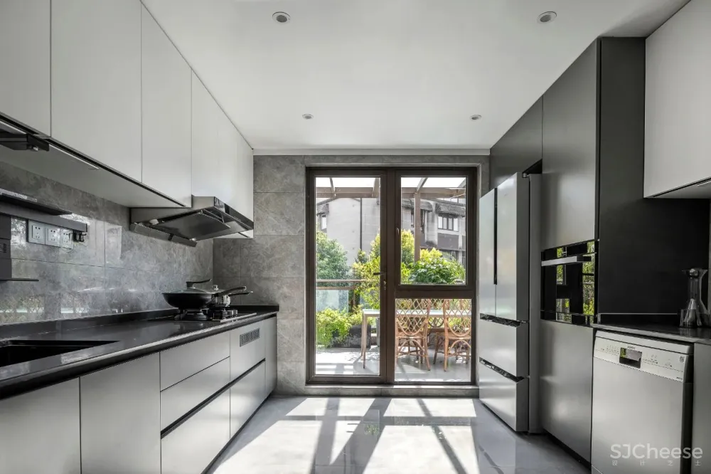 300㎡现代风大宅,下沉式庭院太棒了!