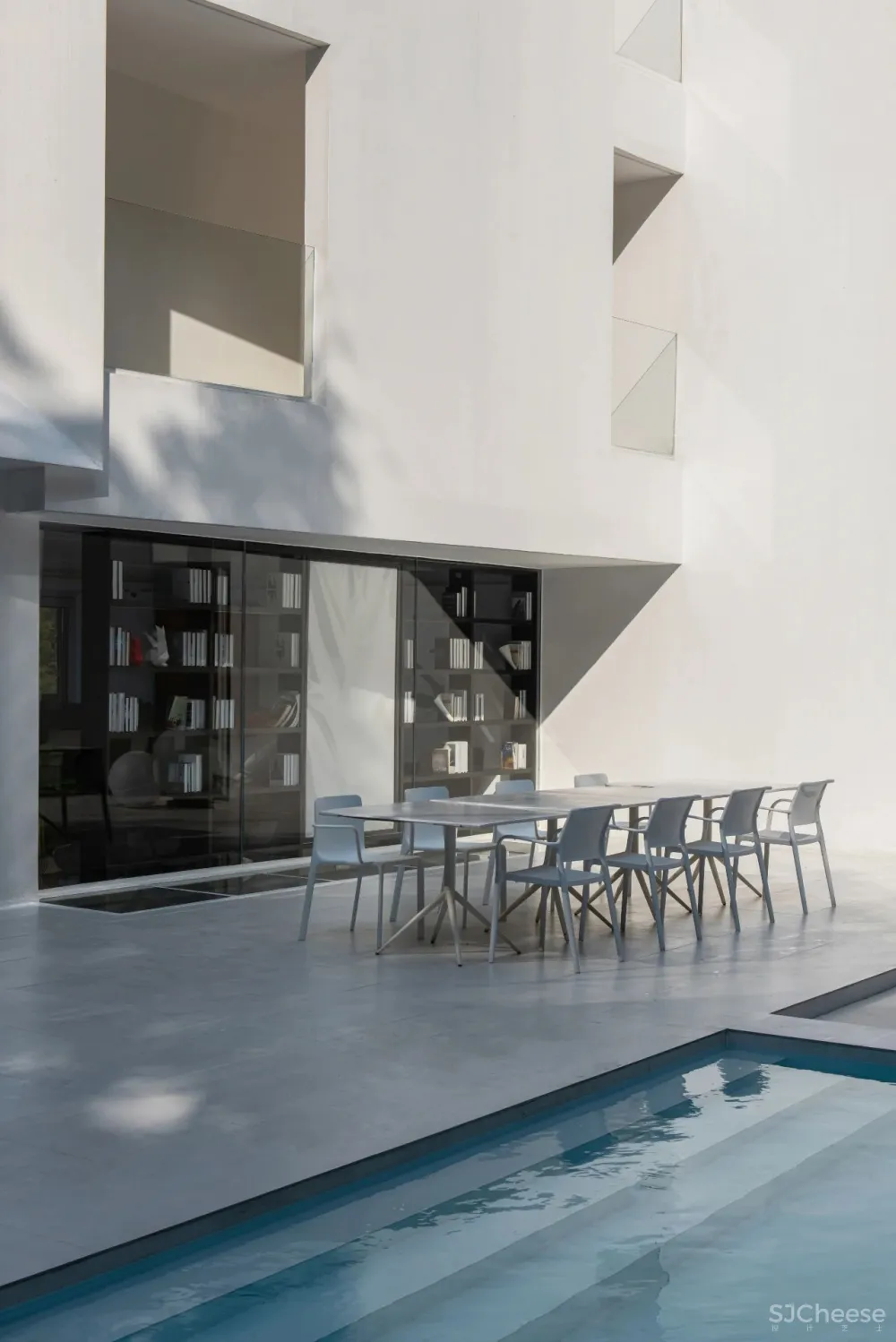 竹海里的极简酒店,美。