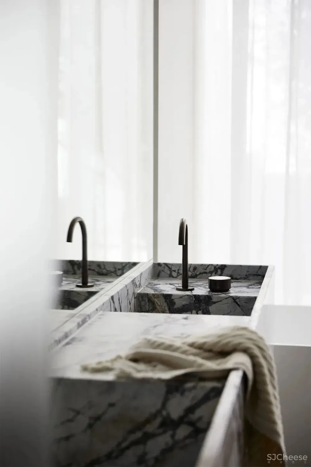 墨尔本克制平静的简约住宅 Conrad Architects