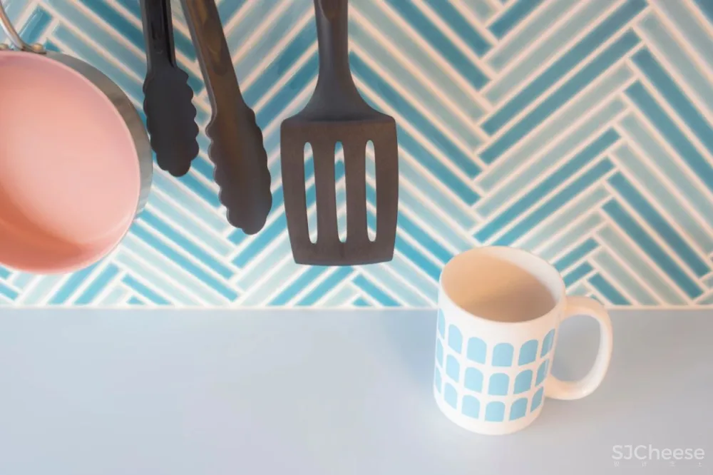 霓虹国的霓虹屋,怪异美学设计让我的眼睛直想哭!